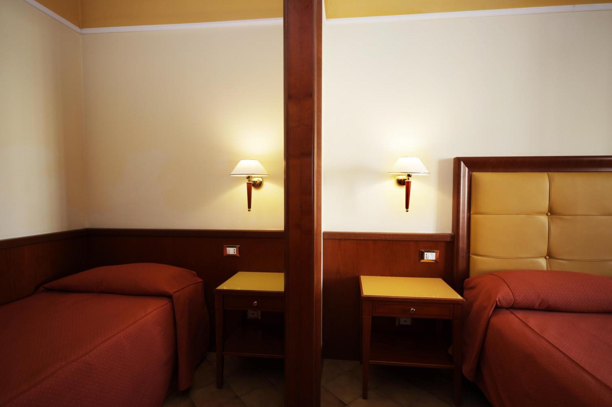 Hotel Il Chiostro By Lvg Hotel Collection Verbania Room photo