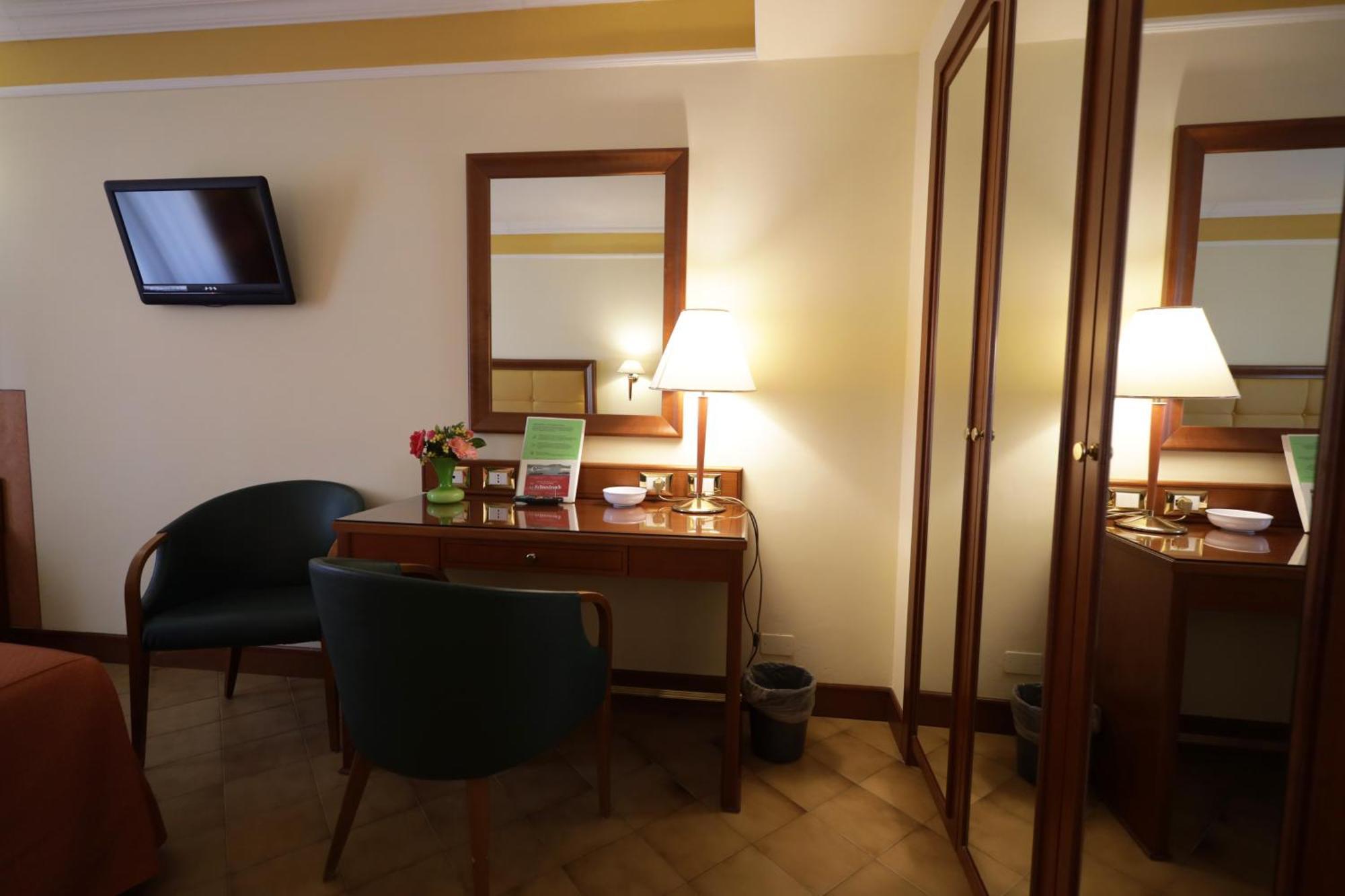 Hotel Il Chiostro By Lvg Hotel Collection Verbania Room photo