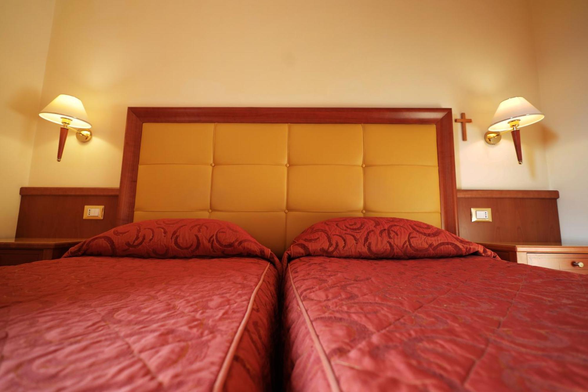 Hotel Il Chiostro By Lvg Hotel Collection Verbania Room photo