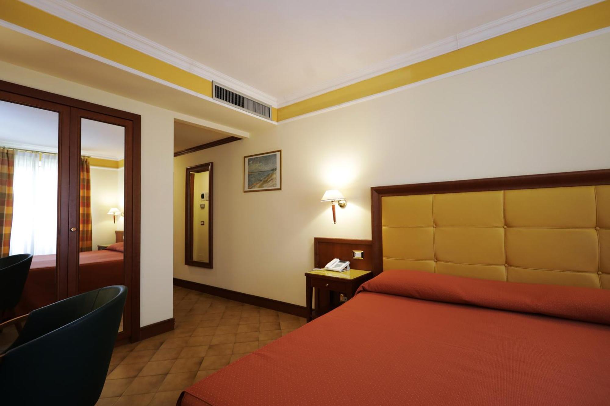 Hotel Il Chiostro By Lvg Hotel Collection Verbania Room photo